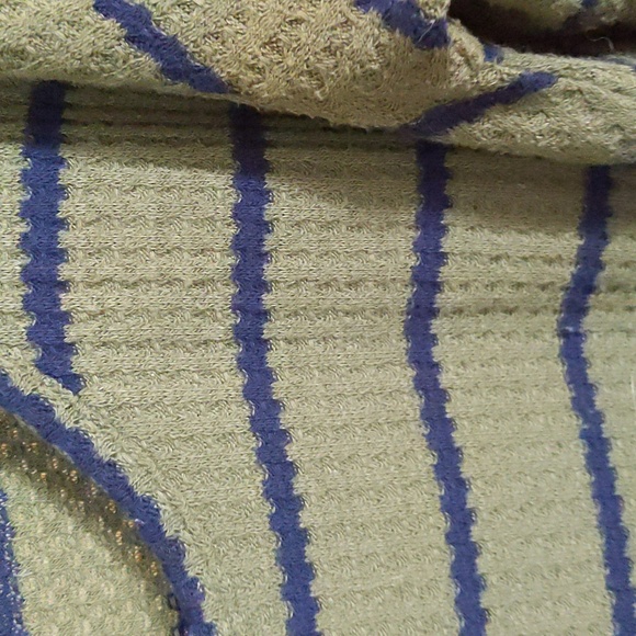 Comfortable cold shoulder dress - Picture 4 of 4